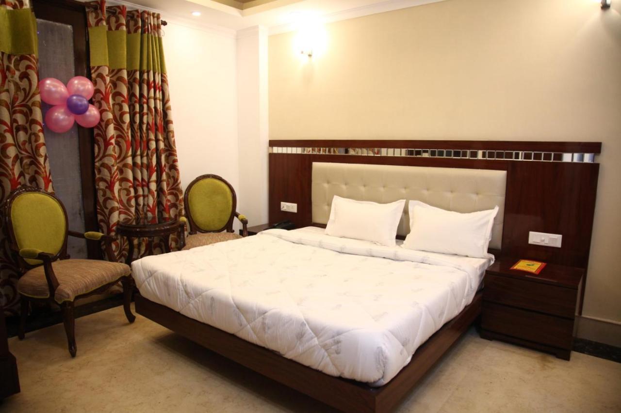 Hotel Dev Residency Vrindāvan Exterior foto