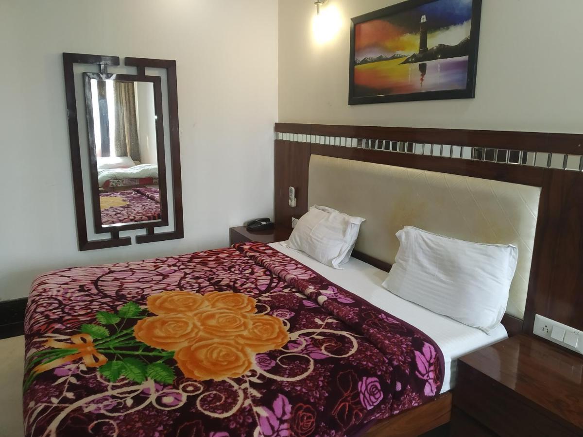 Hotel Dev Residency Vrindāvan Exterior foto